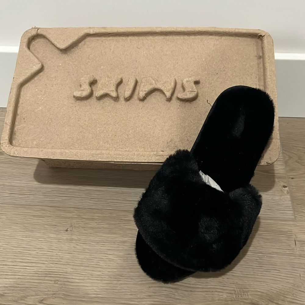 Skims faux fur slippers